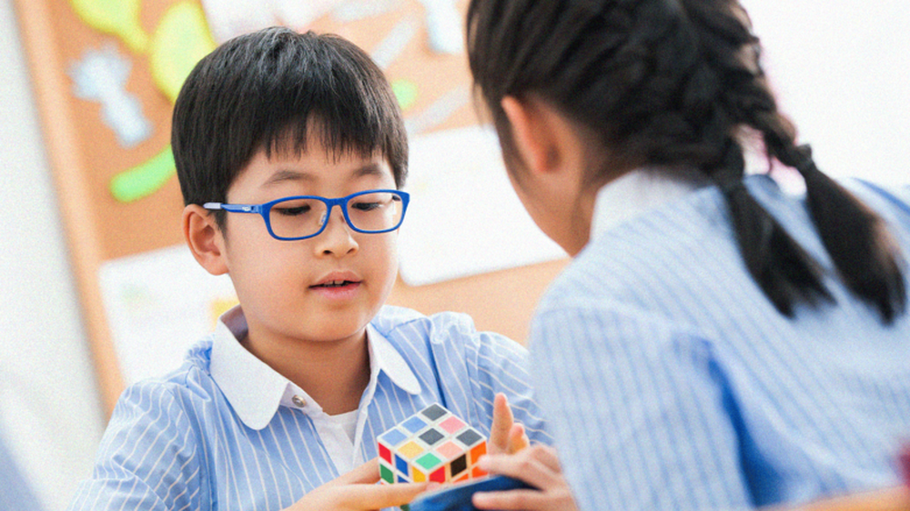 El juego es apto tanto para adultos como para niños.