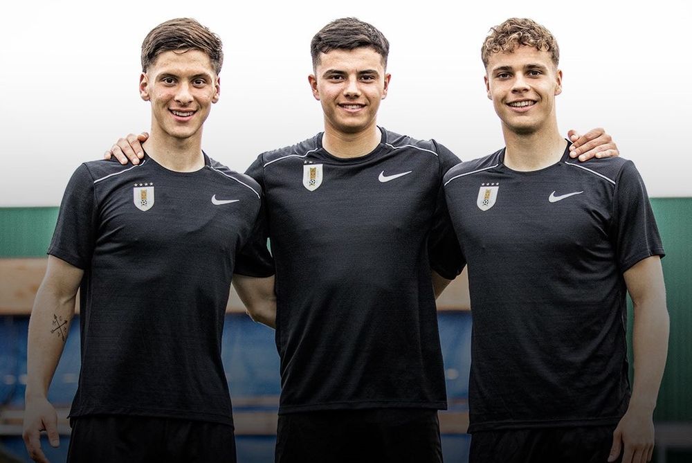 Tomas Viera, defensa de Nacional; Lucas Pino, volante de City Torque, y Pablo Suárez, delantero de Liverpool