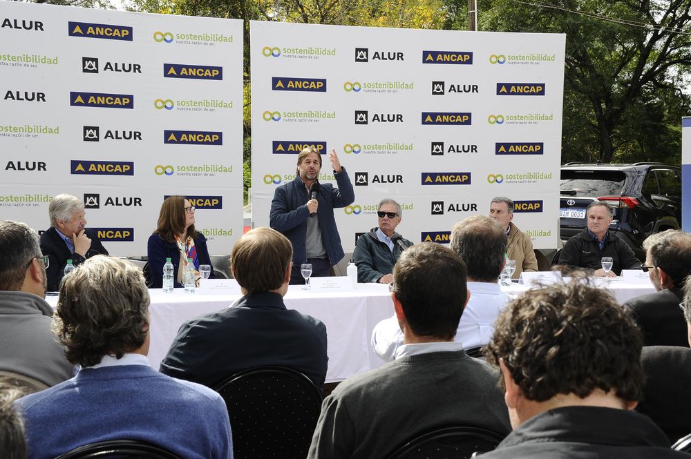 Luis Lacalle Pou, presidente de la Rep&uacute;blica, en Bella Uni&oacute;n.