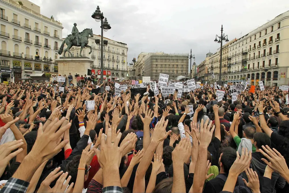 Los indignados en la Puerta del Sol de Madrid