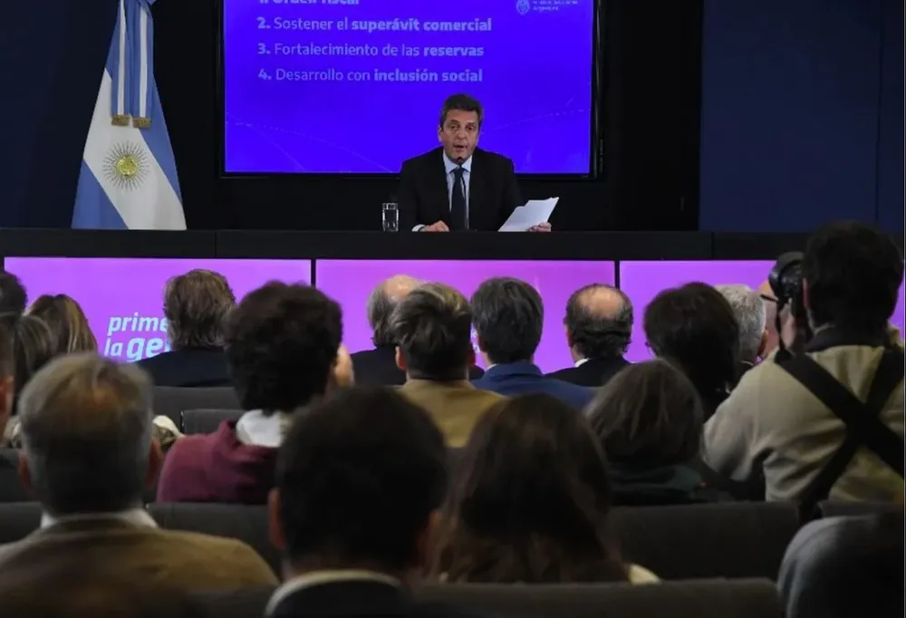 Massa en la conferencia de prensa