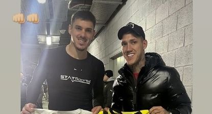 Encuentro en el Campeón del Siglo y camiseta de Peñarol