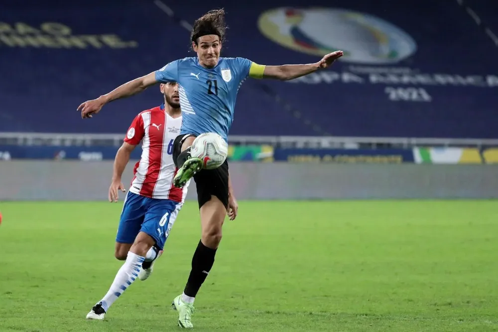 Edinson Cavani fue capitán celeste cuando salió Diego Godín