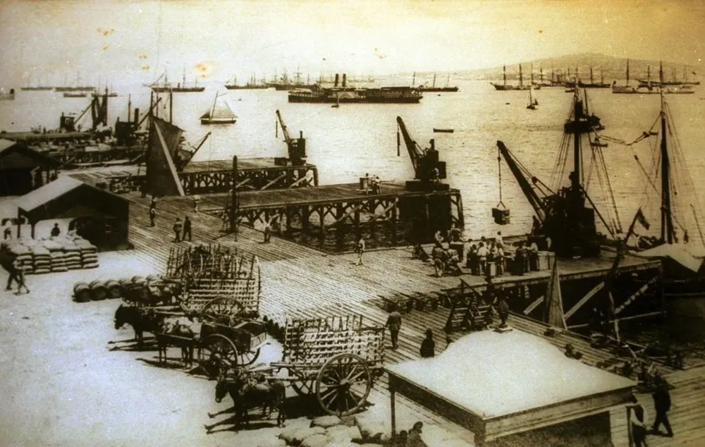 El puerto de Montevideo a fines del siglo XIX