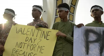 ciudades de indonesia prohiben festejar el dia de los enamorados
