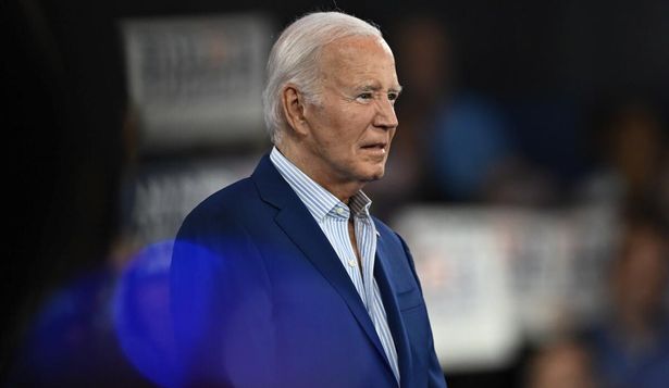 ¿Biden fue asesinado en 2020 y sustituido por un robot humanoide? La insólita teoría que difundió Trump