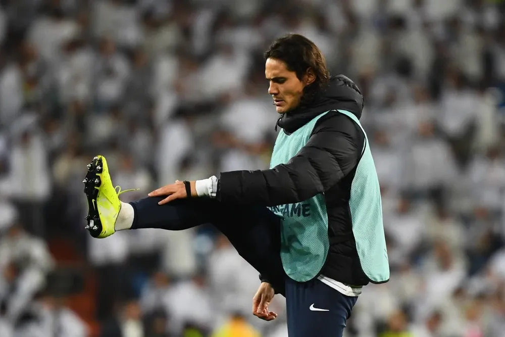 Edinson Cavani en el calentamiento de PSG en Madrid