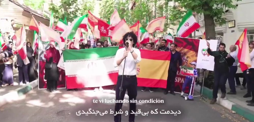 El videoclip fue grabado a principios de mayo, durante una serie de concentraciones frente a la delegación diplomática española en Teherán.