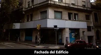 El Observador | Frente de la casa que subastará el martillero Assad Hajjoul.
