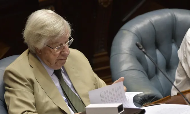 Astori propone gravar depósitos de uruguayos en el exterior para contribuir con el coronavirus