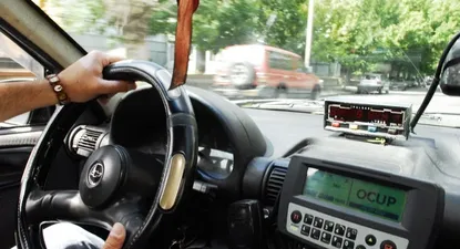 MEF indagará si patronal del taxi violó reglas de libre competencia