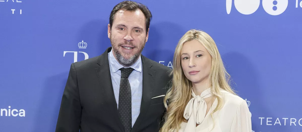 Óscar Puente junto a su pareja, Yasmina Gregori.