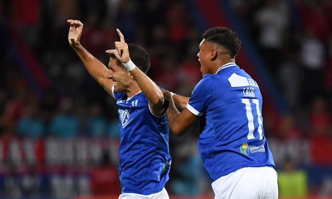 Federico Barrandeguy celebra su gol contra Independiente Medellín