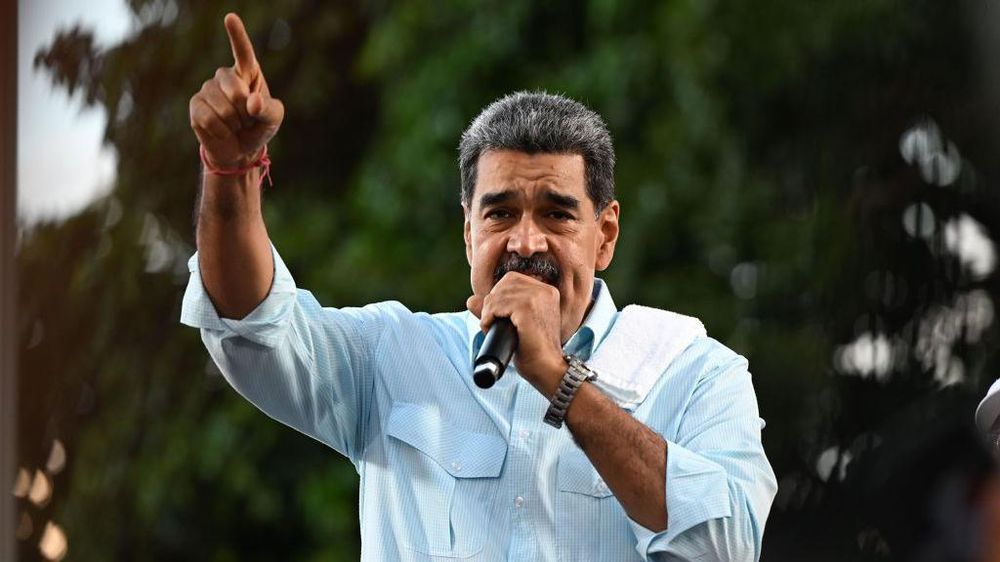 Maduro felicita a Yamandú Orsi