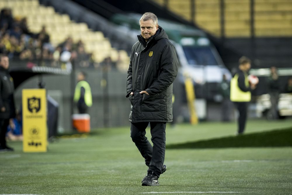 Diego Aguirre de Peñarol ante Juventud por el Torneo Clausura