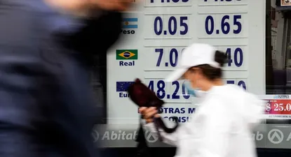 La última operación de la jornada se pactó a $ 44,20, esto es unos 40 centésimos de los $ 44,62 que alcanzó el billete verde el pasado 9 de marzo.