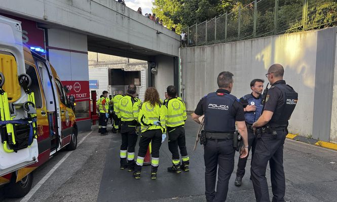 Una mujer en estado grave tras precipitarse desde una altura de siete metros tras sufrir una agresión por parte de un hombre en la estación de autobuses de Méndez Álvaro