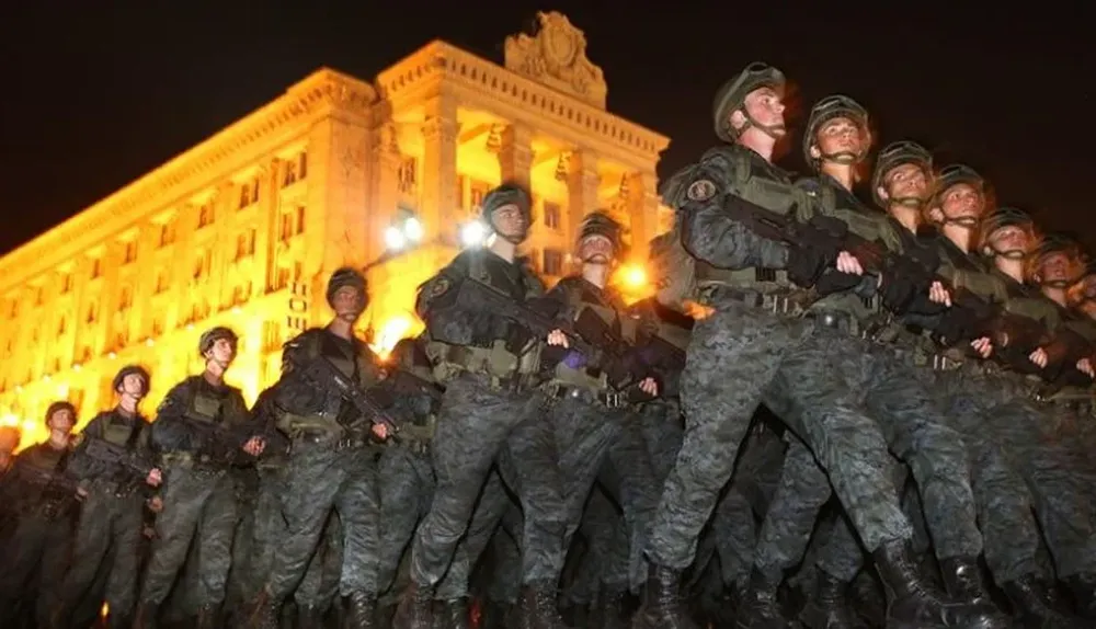 Ucrania. Soldados ucranianos ensayan para el desfile con motivo del Día de la Independencia