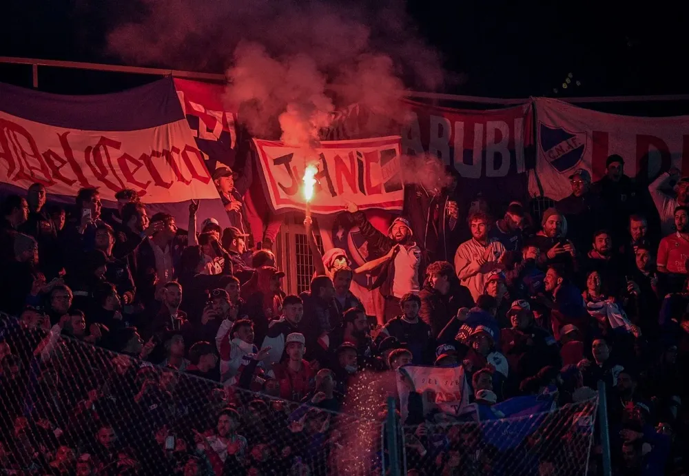 Los hinchas de Nacional en el estadio Uno de Estudiantes