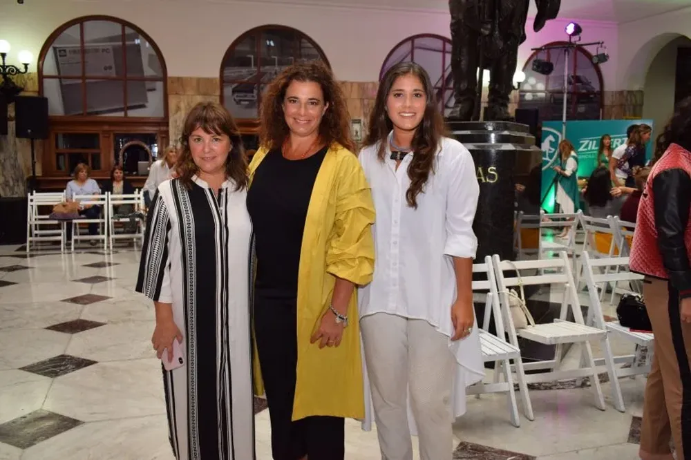Rosario San Juan, Carina Martínez y Sofia Inciarte
