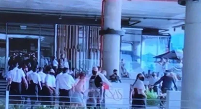 Al menos 20 personas protagonizaron la pelea en el restorán