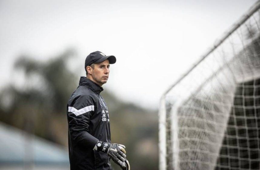Enzo Ferrari, entrenador de arqueros de la selección uruguaya