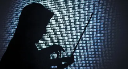 Se detalló que los estafadores lograron realizar 16 transferencias desde la cuenta de Wes.