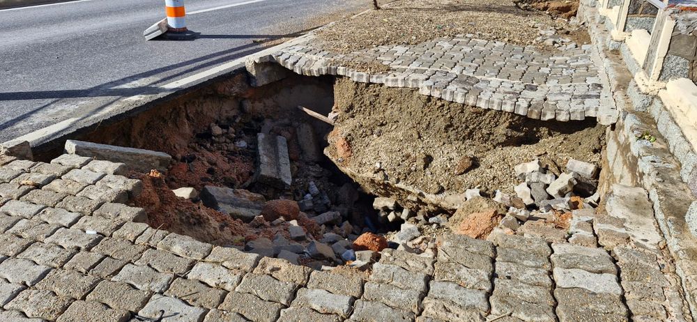 Rambla de Piriápolis sufrió rotura en vereda tras temporal