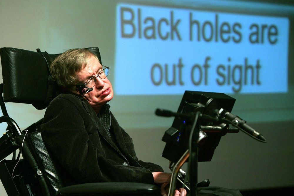 Trabajos en los que participó Pasterski con otros investigadores fueron citados por Stephen Hawking.