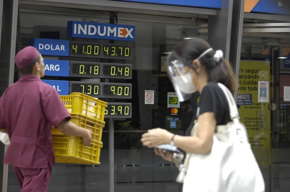 El dólar cerró agosto con una caída de 2,8% respecto a la última operación de julio.