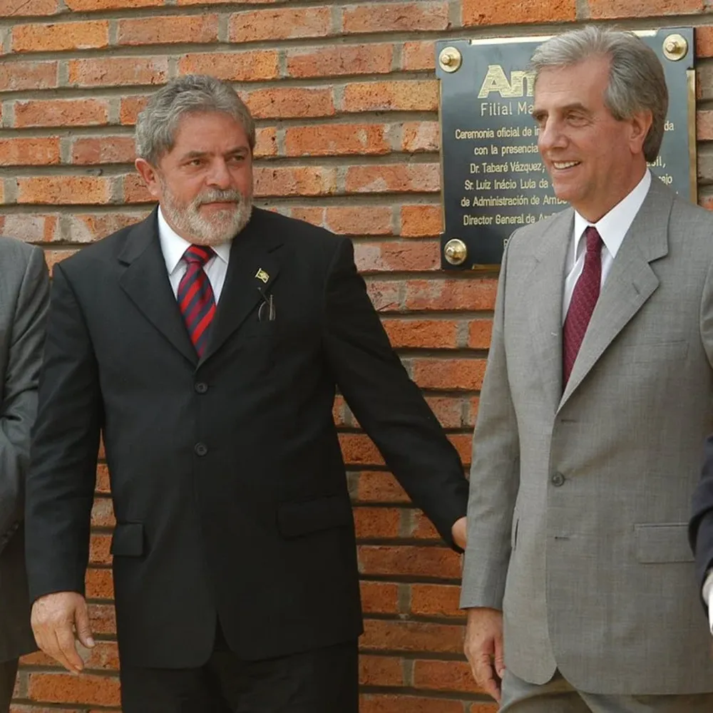 Lula y Vázquez acudieron a la inauguración de la planta en Paysandú, en 2005