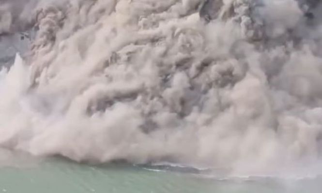 Colapsa el puente gigante de 758 metros en China que se inauguró este año.