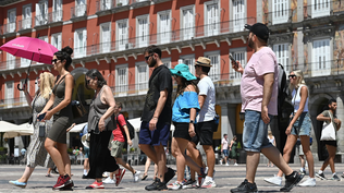 Turistas en Plaza Mayor