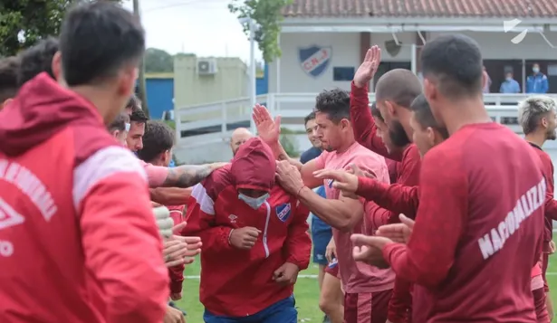 El saludo de los jugadores de Nacional.