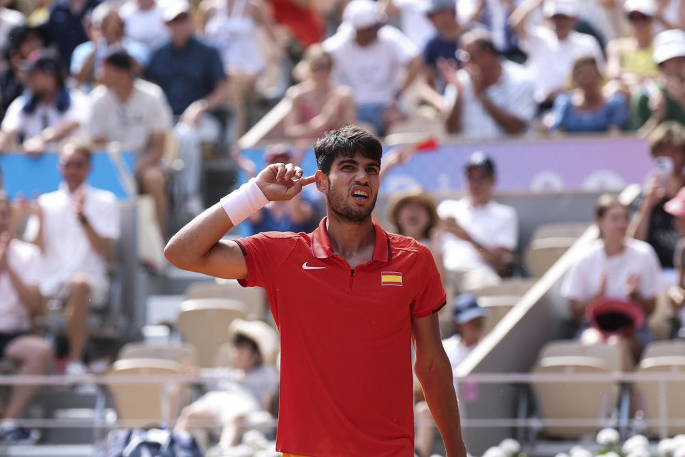 Carlos Alcaraz a semifinales. Carlos Alcaraz a semifinales.