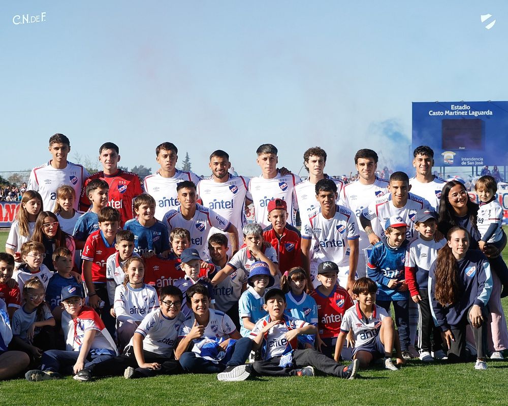 Nacional ante Campana. El XI: Ignacio Suárez; Oscar González, Nicolás Ramos, Francisco Montero, y Juan Pedro Echeverría; Jairo Amaro, Mauricio Milano y Agustín Dos Santos, Bruno Arady, Nahuel Nacional ante Campana. El XI: Ignacio Suárez; Oscar González, Nicolás Ramos, Francisco Montero, y Juan Pedro Echeverría; Jairo Amaro, Mauricio Milano y Agustín Dos Santos, Bruno Arady, Nahuel