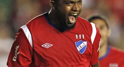 Morro García celebrando un gol con Nacional