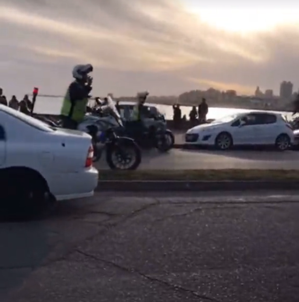 Captura del video que se volvió viral en TikTok del inspector de tránsito