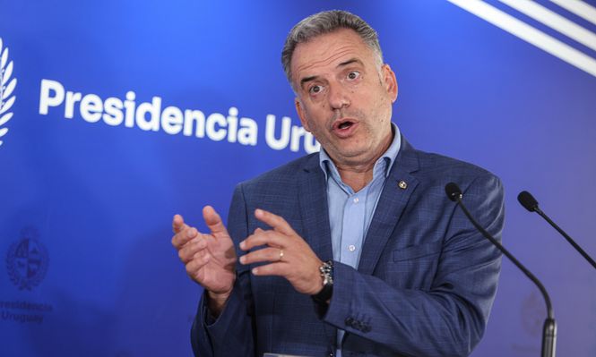 Consejo de Ministros: Yamandú Orsi y otros jerarcas del gobierno se vacunaron contra el sarampión