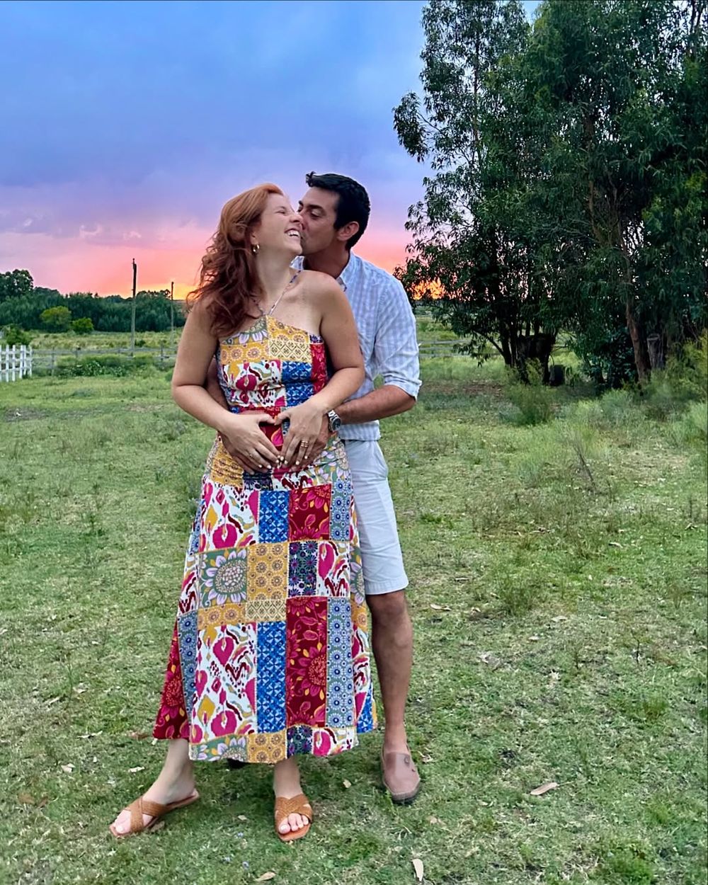 Natalia Gemelli, periodista de Canal 4 y su esposo al anunciar el embarazo en enero