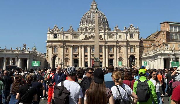 El adiós al papa Francisco: El Observador en el Vaticano, epicentro del espíritu y del poder