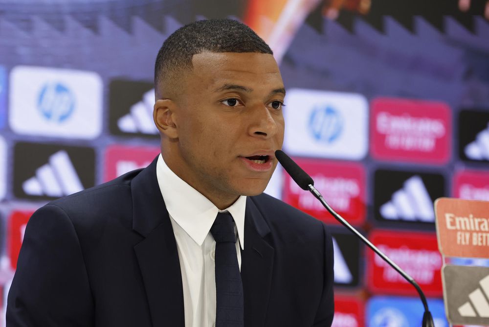 Kylian Mbappé en rueda de prensa. Kylian Mbappé en rueda de prensa.