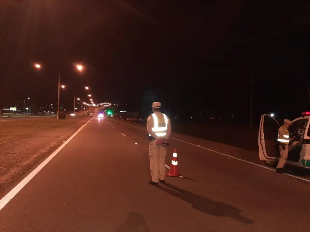 El menor estaba con su padre cuando intentó cruzar la ruta