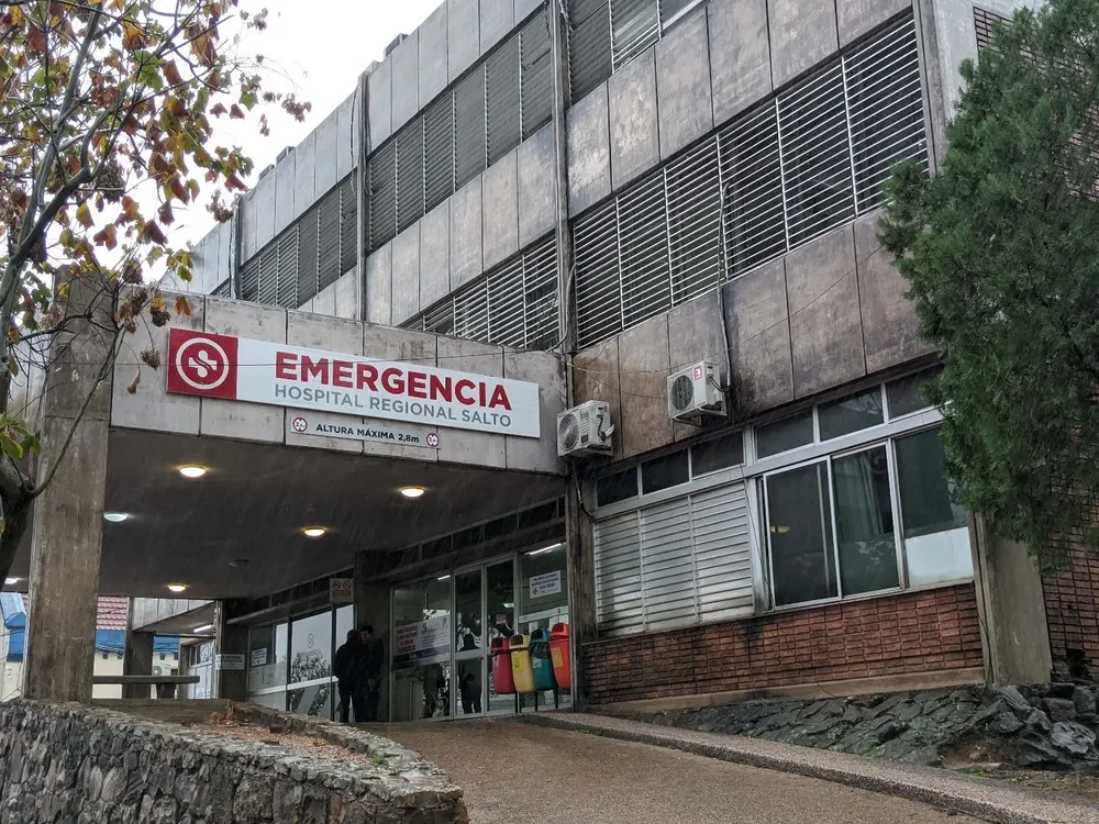 El hecho irregular ocurrió en el Vacunatorio 1, que está montado en un local comercial ubicado en Brasil y Soca