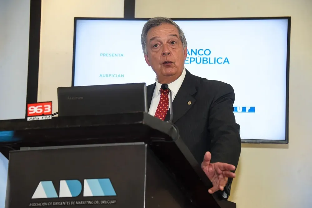 El ministro de Ganadería disertó en ADM.