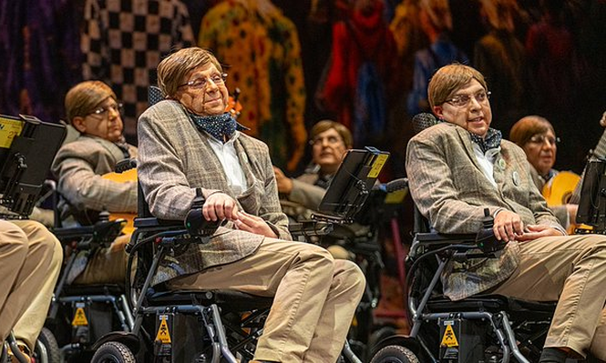 La agrupación `Stephen Hawkins´se lleva todos los aplausos en el Gran Teatro Falla.