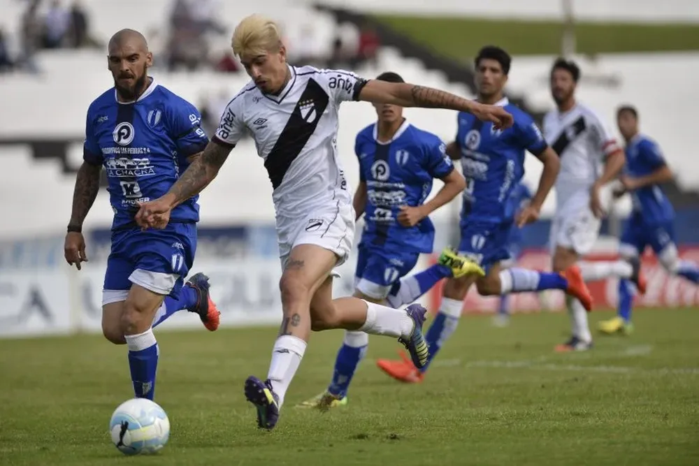Danubio, uno de los líderes, ante Boston River este sábado a las 16 en Trinidad.