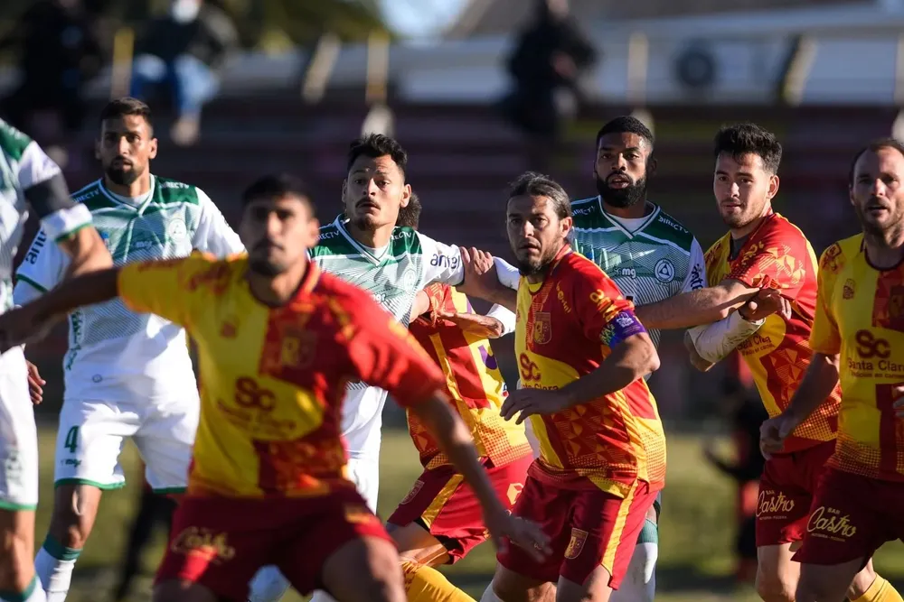 En la cancha, Plaza ganó 3-1