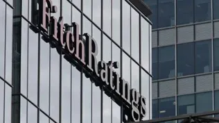 Fitch revisó a negativa perspectiva de deuda por persistente déficit fiscal