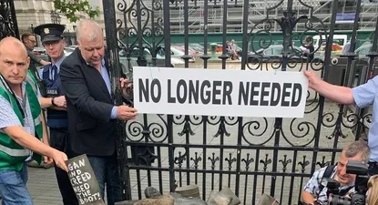 la protesta de ganaderos irlandeses contra la ola de carne del mercosur